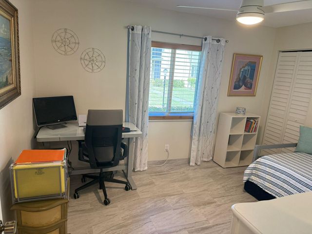 5760 Pine Wood Dr C1, Greenacres, FL 33463