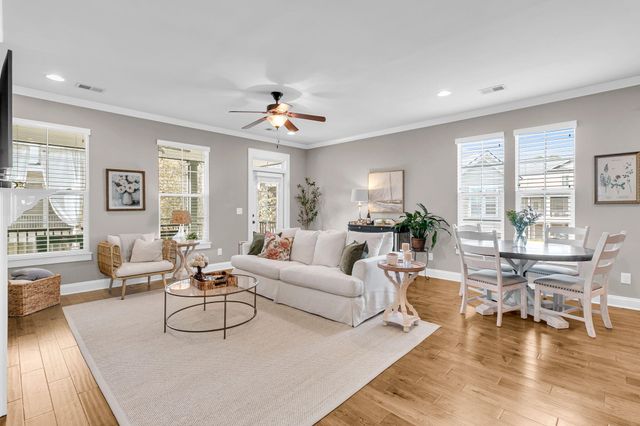 124 Slipper Shell Court, Mount Pleasant, SC 29464