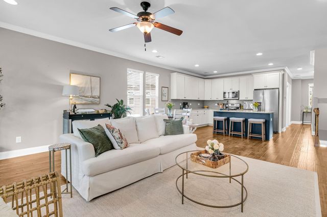 124 Slipper Shell Court, Mount Pleasant, SC 29464