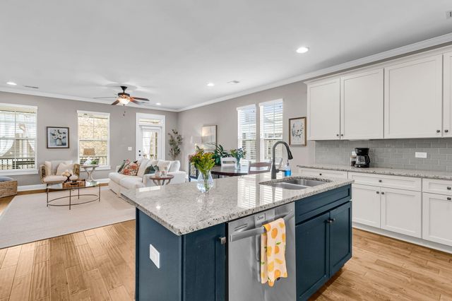 124 Slipper Shell Court, Mount Pleasant, SC 29464