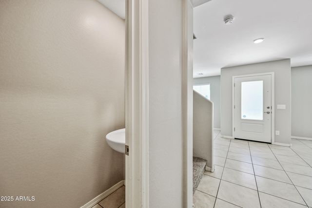 8047 W Albeniz Place, Phoenix, AZ 85043