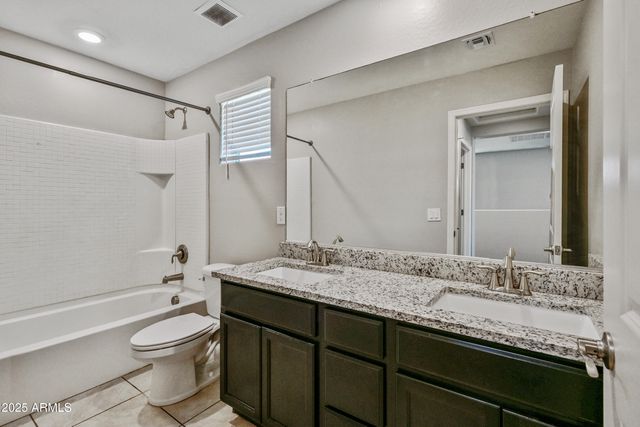 8047 W Albeniz Place, Phoenix, AZ 85043