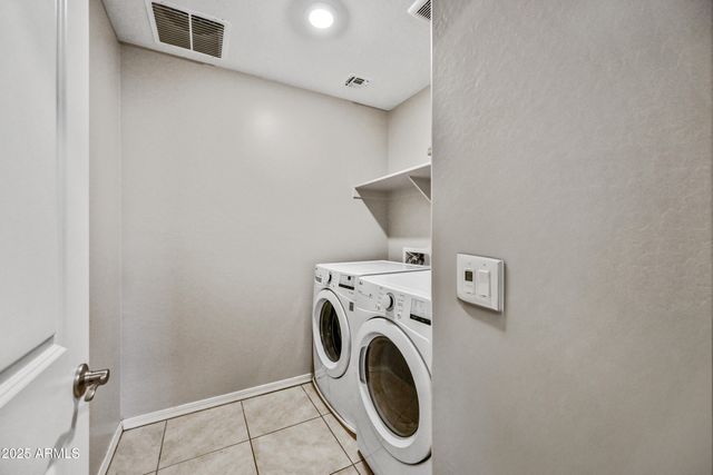 8047 W Albeniz Place, Phoenix, AZ 85043