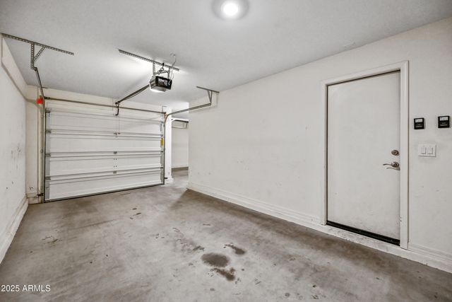 8047 W Albeniz Place, Phoenix, AZ 85043