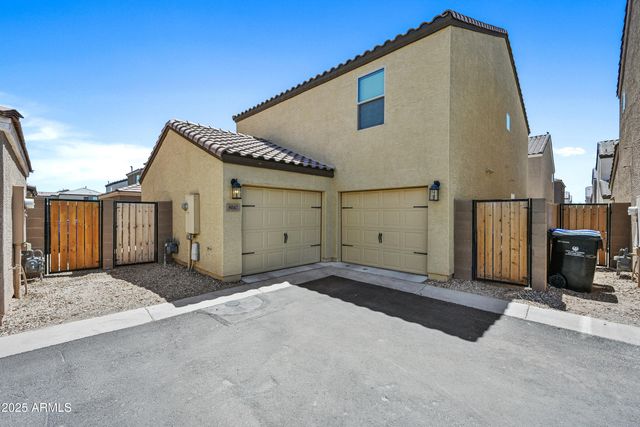 8047 W Albeniz Place, Phoenix, AZ 85043