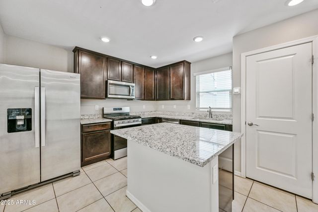 8047 W Albeniz Place, Phoenix, AZ 85043