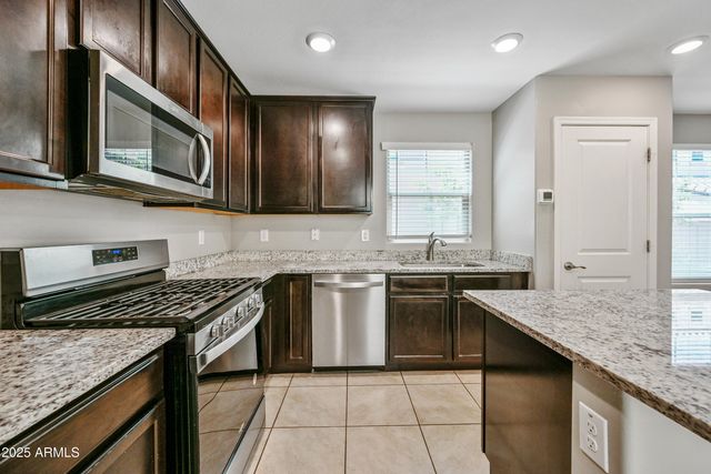8047 W Albeniz Place, Phoenix, AZ 85043