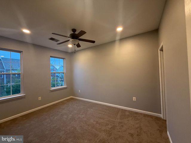 43773 MAISON BLANC SQ, Ashburn, VA 20148