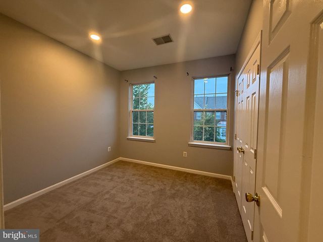 43773 MAISON BLANC SQ, Ashburn, VA 20148
