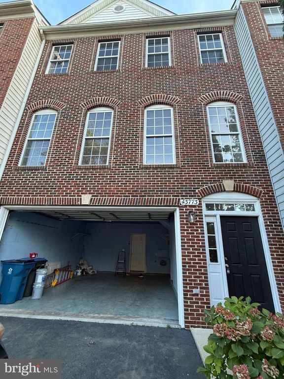 43773 MAISON BLANC SQ, Ashburn, VA 20148