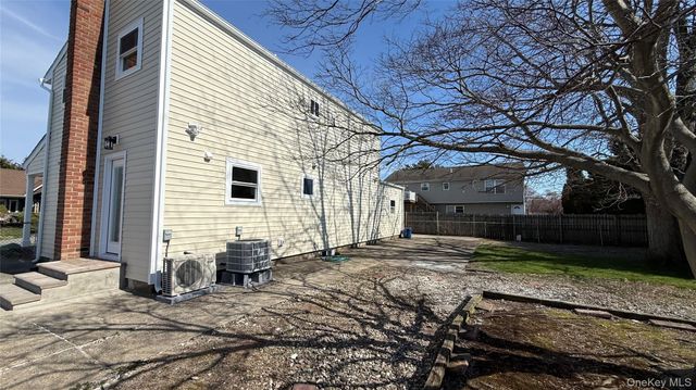 211 4th Avenue, West Babylon, NY 11704
