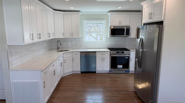 211 4th Avenue, West Babylon, NY 11704