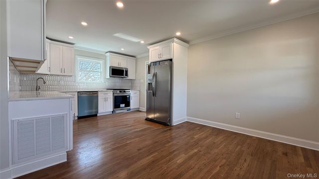 211 4th Avenue, West Babylon, NY 11704