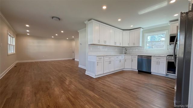 211 4th Avenue, West Babylon, NY 11704