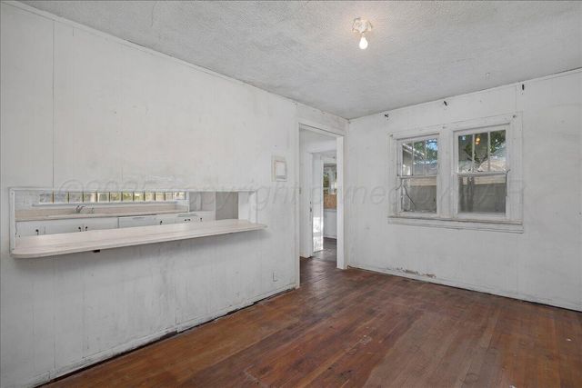 2101 S HUGHES Street, Amarillo, TX 79109