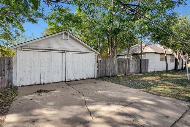 2101 S HUGHES Street, Amarillo, TX 79109