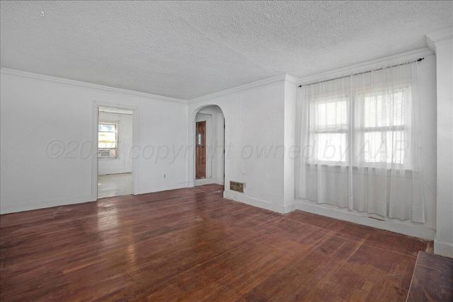 2101 S HUGHES Street, Amarillo, TX 79109