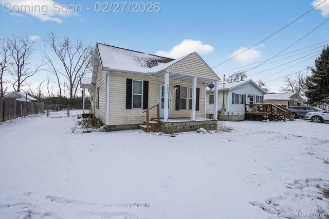 5227 Dania Street, Flint Charter Township, MI 48532