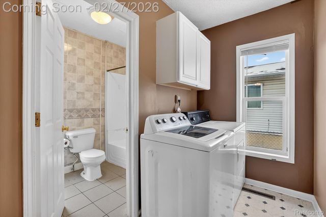 5227 Dania Street, Flint Charter Township, MI 48532