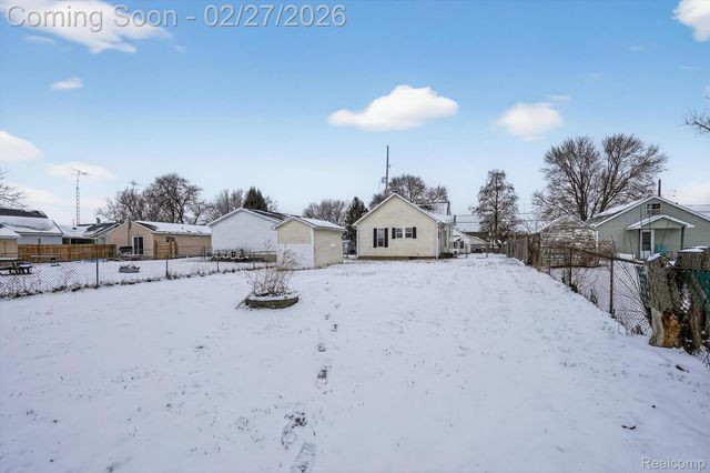 5227 Dania Street, Flint Charter Township, MI 48532
