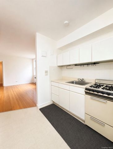 14445 Sanford Avenue 6, Flushing, NY 11355