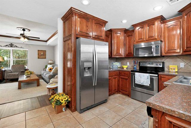 718 5th St, Elgin, OK 73538