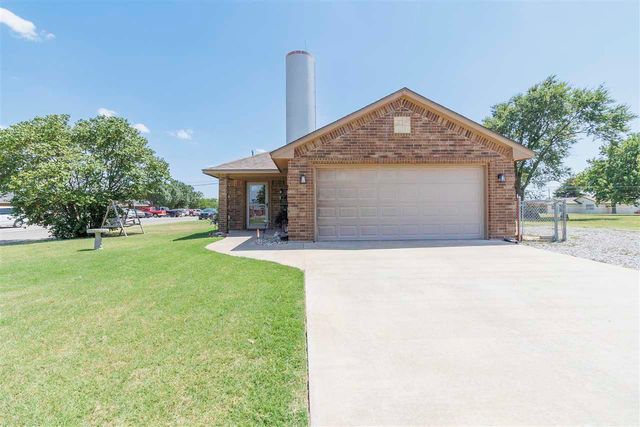 718 5th St, Elgin, OK 73538