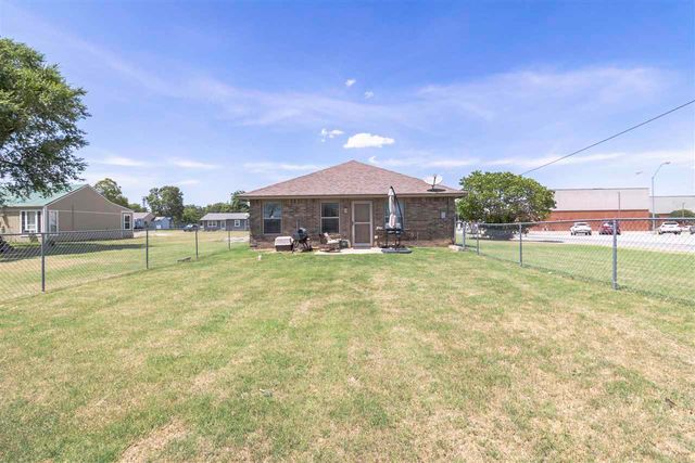 718 5th St, Elgin, OK 73538