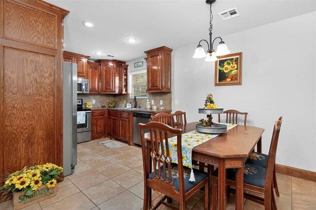 718 5th St, Elgin, OK 73538