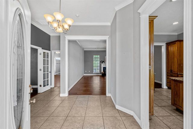 817 Hummingbird Dr, Cache, OK 73527