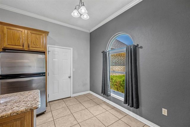 817 Hummingbird Dr, Cache, OK 73527