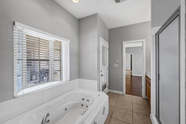 817 Hummingbird Dr, Cache, OK 73527