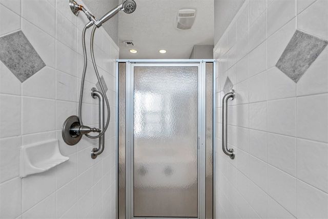 817 Hummingbird Dr, Cache, OK 73527