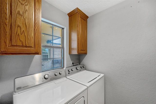 817 Hummingbird Dr, Cache, OK 73527