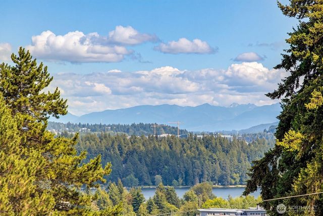 2444 72nd Avenue SE, Mercer Island, WA 98040