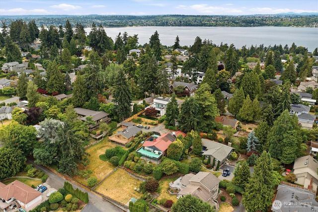 2444 72nd Avenue SE, Mercer Island, WA 98040