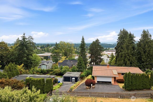 2444 72nd Avenue SE, Mercer Island, WA 98040