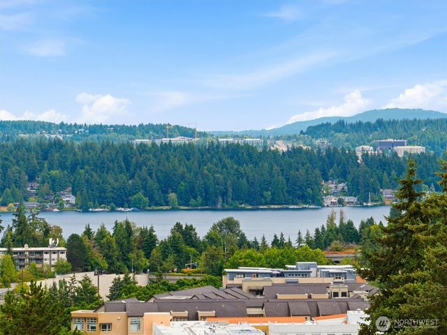 2444 72nd Avenue SE, Mercer Island, WA 98040