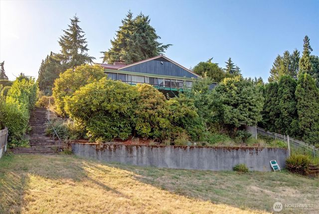 2444 72nd Avenue SE, Mercer Island, WA 98040