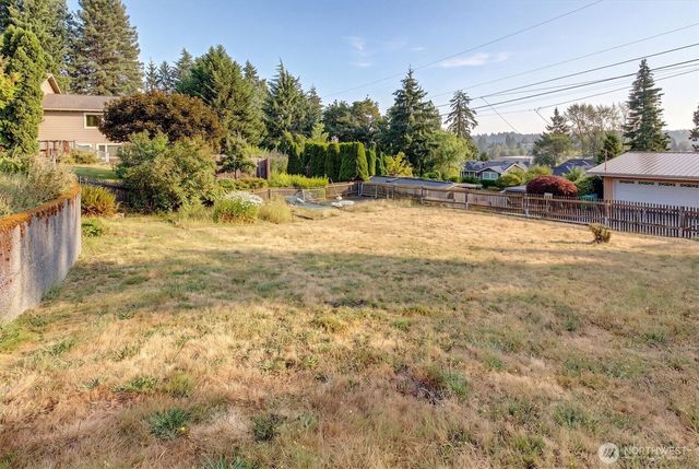 2444 72nd Avenue SE, Mercer Island, WA 98040