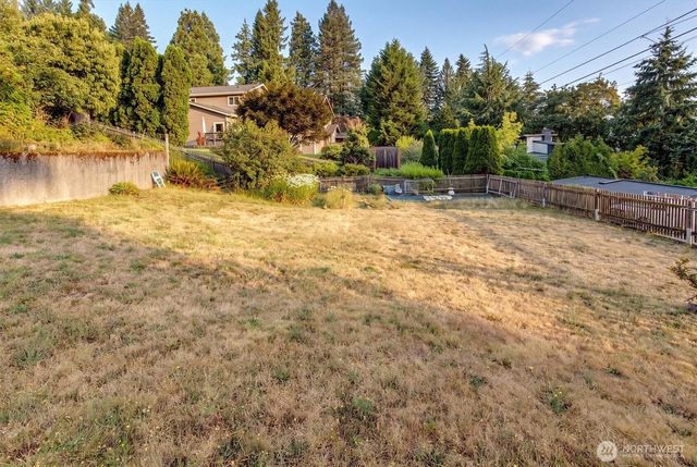2444 72nd Avenue SE, Mercer Island, WA 98040