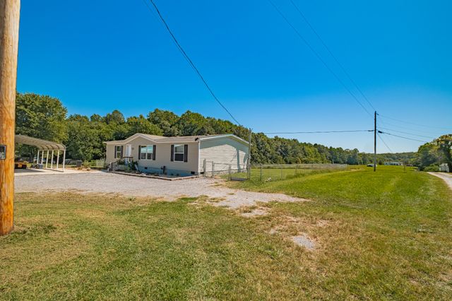 8203 Holmes Creek Rd, Smithville, TN 37166