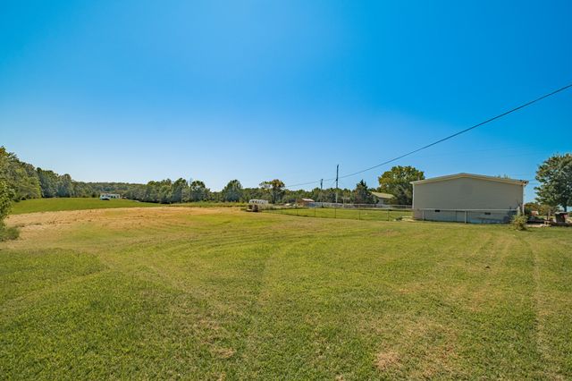 8203 Holmes Creek Rd, Smithville, TN 37166