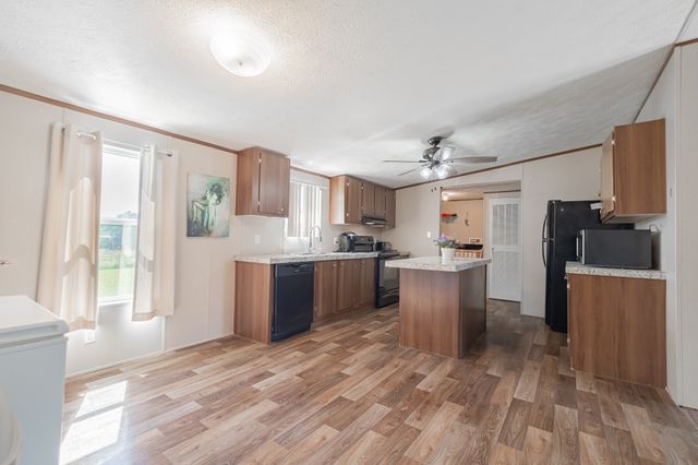 8203 Holmes Creek Rd, Smithville, TN 37166