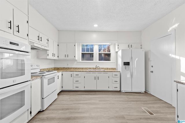 137 ELRIE BOULEVARD, Bessemer, AL 35020