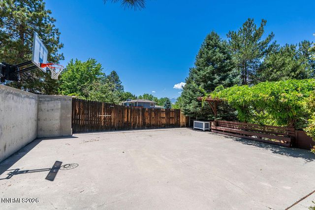 2450 Sequoia Lane, Reno, NV 89502