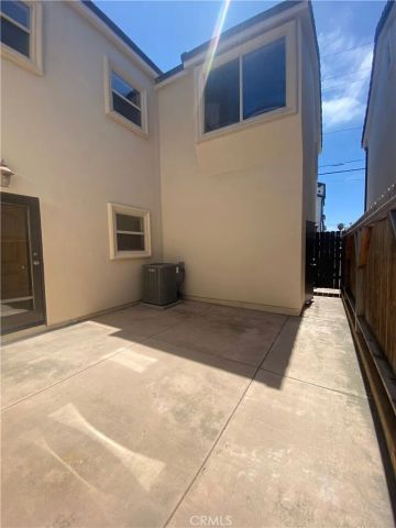 318 9th Street, Huntington Beach, CA 92648
