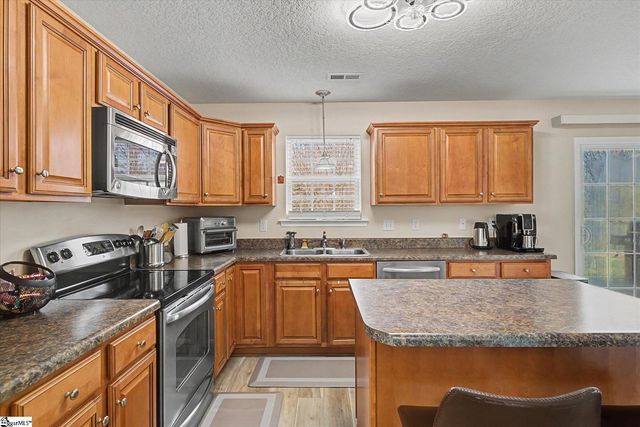 987 Echo Ridge Drive, Duncan, SC 29334