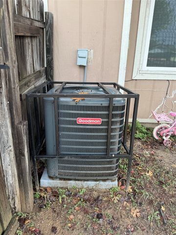 2286 Nantucket Village Circle, Dallas, TX 75227