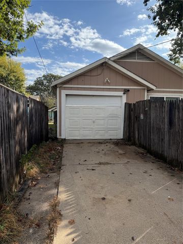 2286 Nantucket Village Circle, Dallas, TX 75227